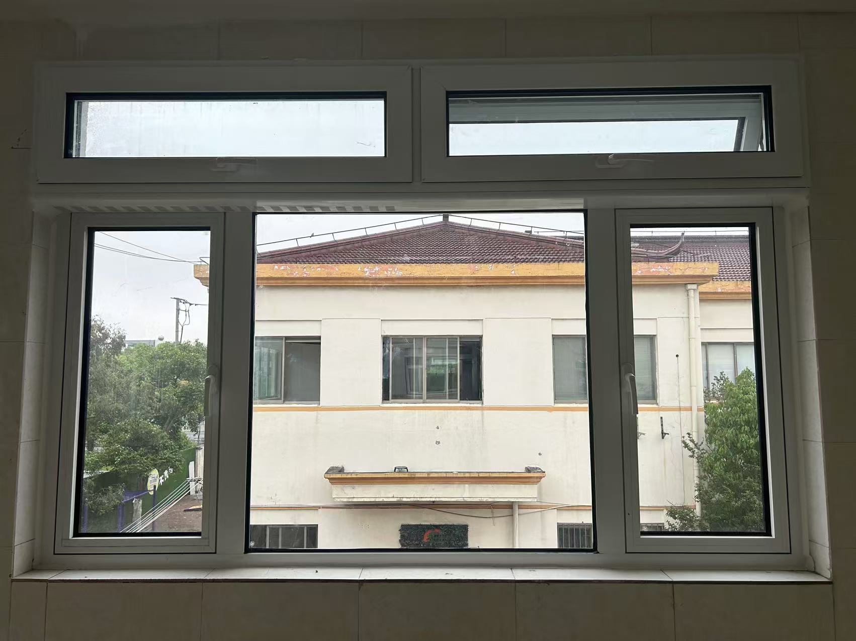 1760341071768516.jpg G320一期新东方学校隔声窗工程 (2).jpg